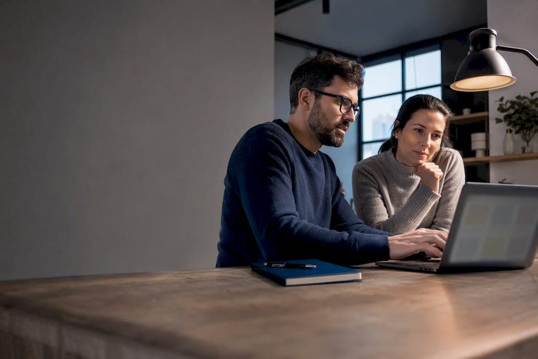 8 passaggi per gestire i contatti clienti da freelance e micro team