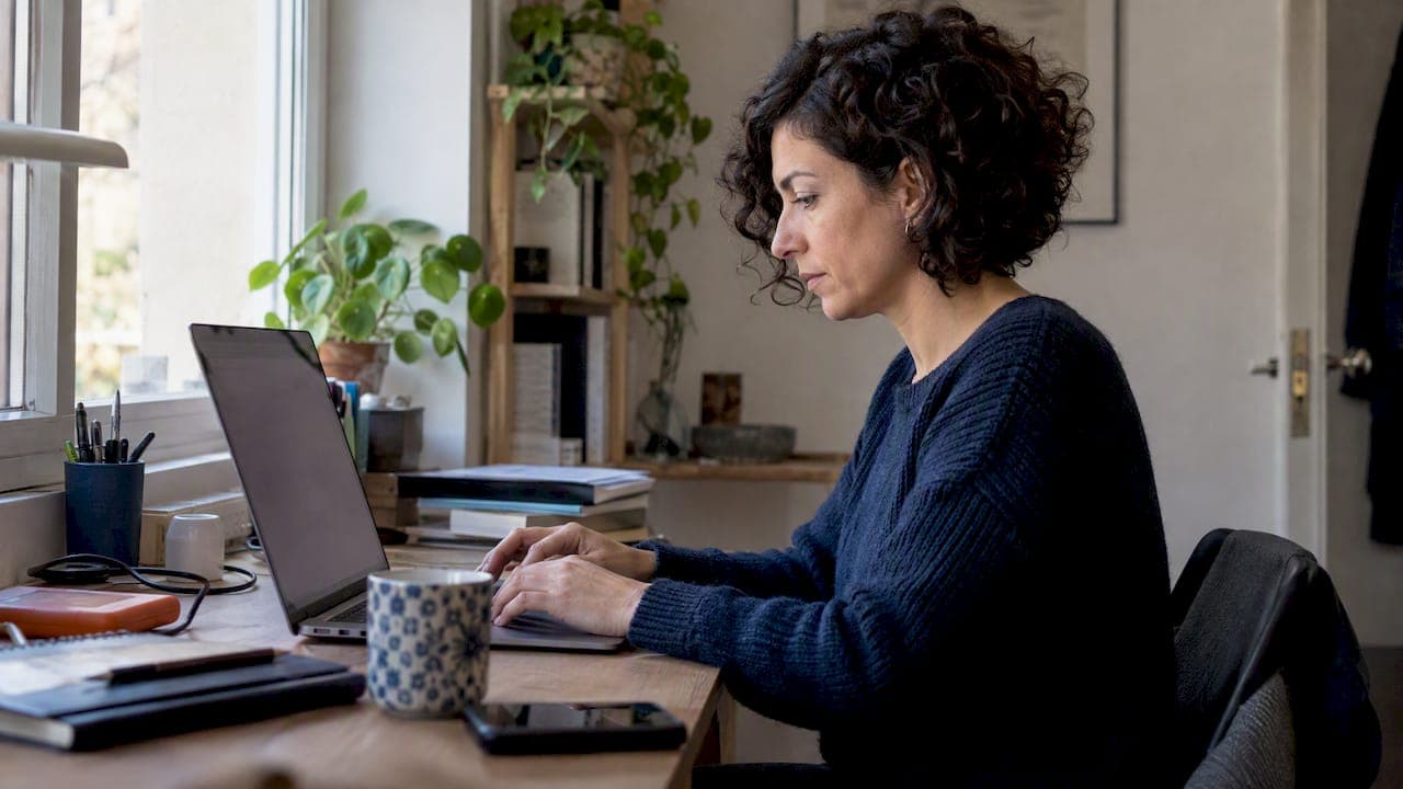 Follow up clienti automatico: flussi, modelli e consenso per chi lavora da solo
